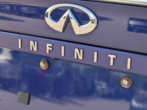 Used 2018 INFINITI QX30 Premium w/ Navigation Package AWD/4WD image 12
