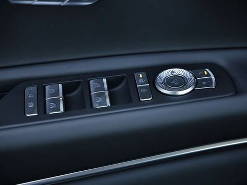 New 2026 Genesis GV80 2.5T RWD image 17