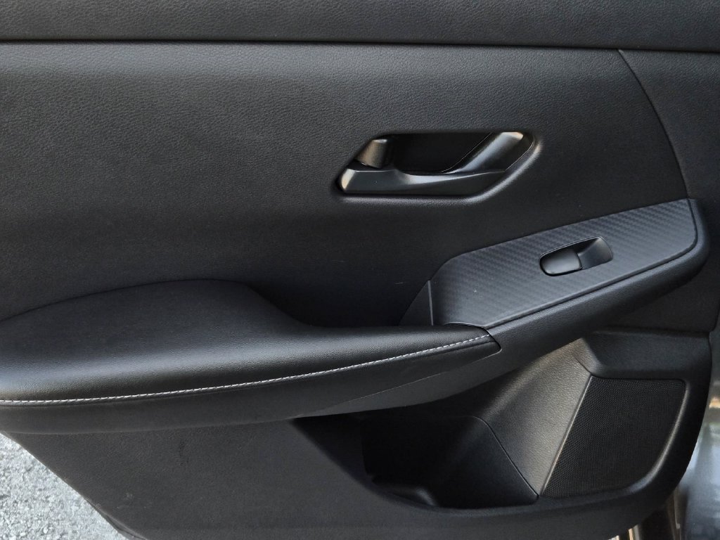 Certified 2025 Nissan Sentra SV FWD image 9