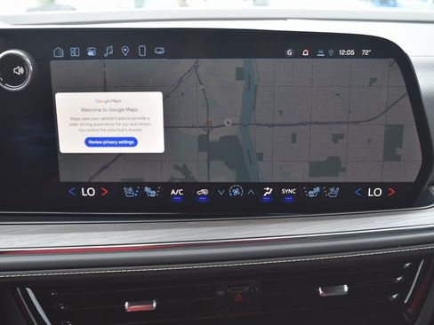 New 2025 Chevrolet Suburban Premier image 24