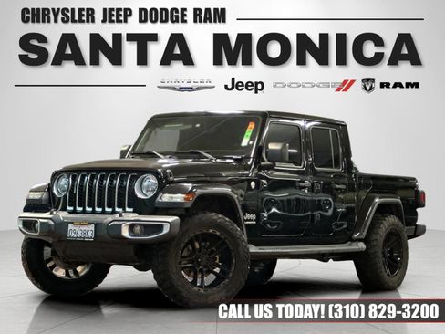 Certified 2021 Jeep Gladiator Overland w/ Popular Equipment Package AWD/4WD image 1