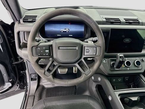 Used 2024 Land Rover Defender 90 V8 AWD/4WD image 12