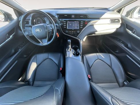 Used 2020 Toyota Camry SE image 10