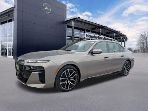 Used 2023 BMW 740i image 5