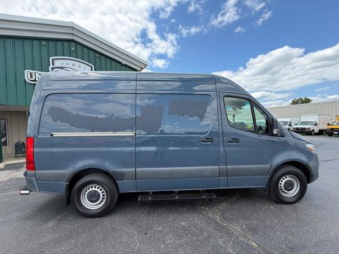 Used 2019 Mercedes-Benz Sprinter 144 image 2