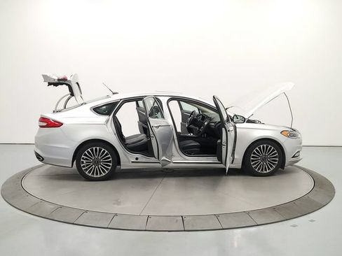 Used 2018 Ford Fusion Titanium AWD/4WD image 16