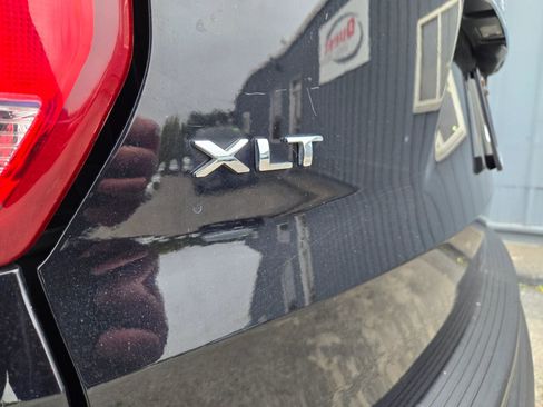 Used 2019 Ford Explorer XLT w/ Equipment Group 202A image 26