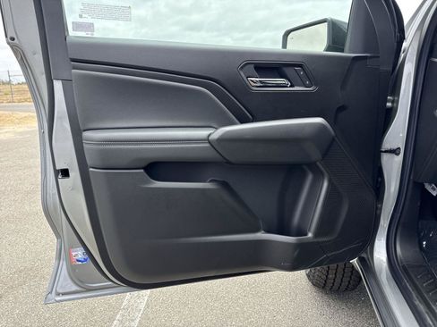 New 2026 GMC Canyon Elevation w/ LPO, Black Badging Package RWD image 17