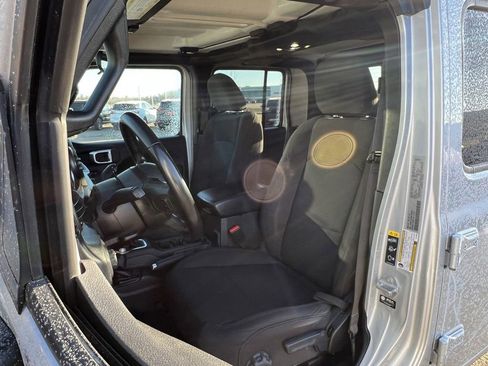 Used 2022 Jeep Gladiator Sport image 13