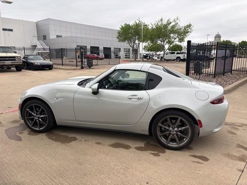 Used 2017 MAZDA MX-5 Miata RF Grand Touring image 8