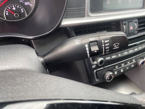 Used 2020 Kia Optima LX image 28