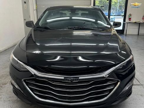 Used 2021 Chevrolet Malibu LT FWD image 2