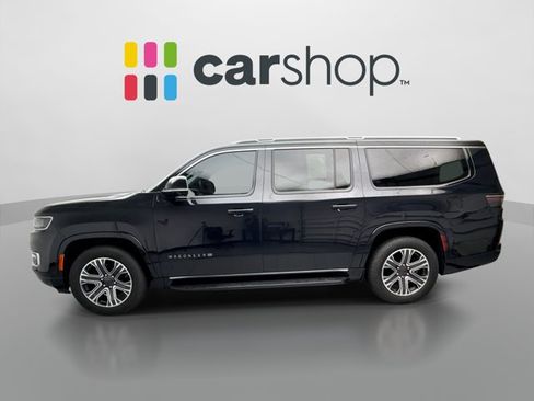 Used 2023 Jeep Wagoneer L 4WD w/ Premium Group I image 2