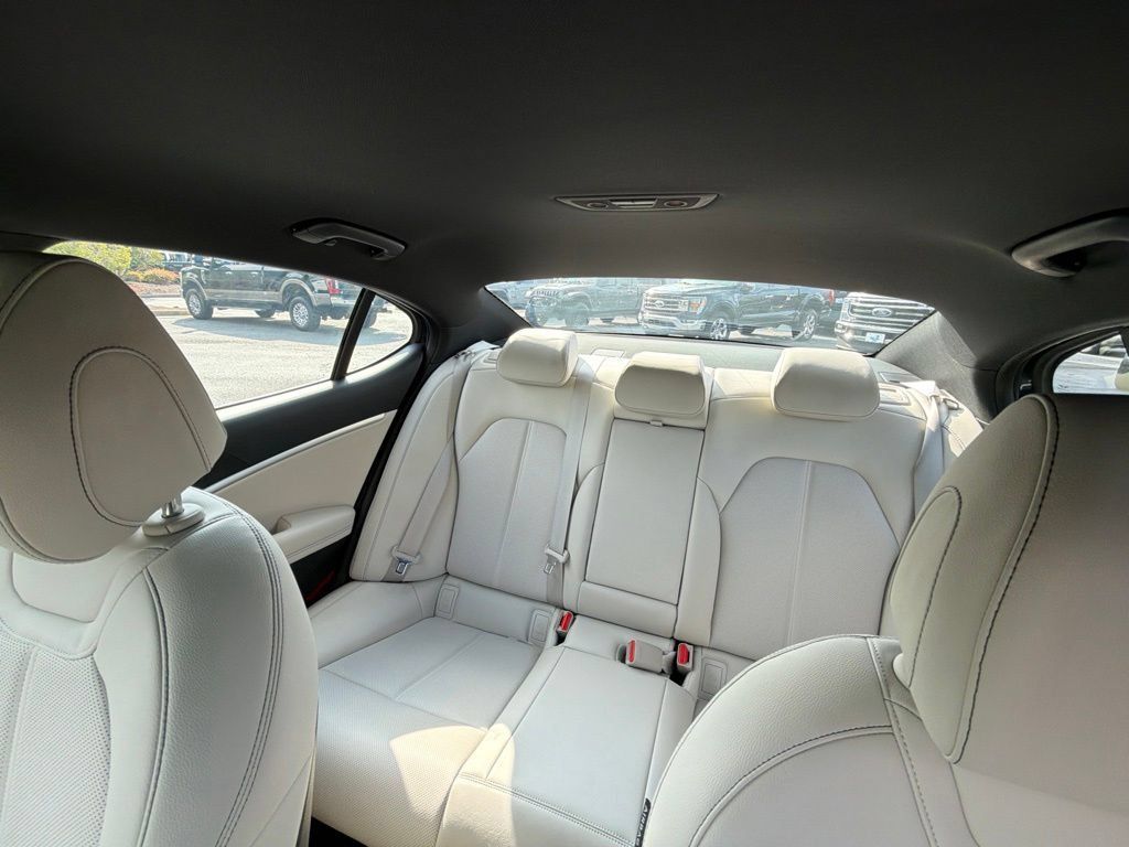 Used 2025 Genesis G70 2.5T AWD/4WD image 16