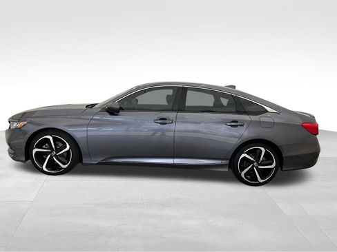 Used 2019 Honda Accord Sport image 2