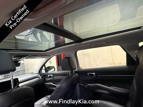 Certified 2022 Kia Sorento S w/ Panoramic Sunroof Package FWD image 9