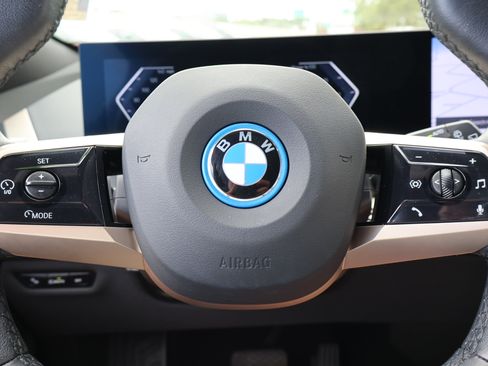 Used 2025 BMW iX xDrive50 w/ Convenience Package AWD/4WD image 26