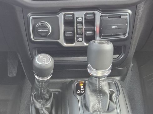 New 2026 Jeep Wrangler Unlimited Sahara AWD/4WD image 17