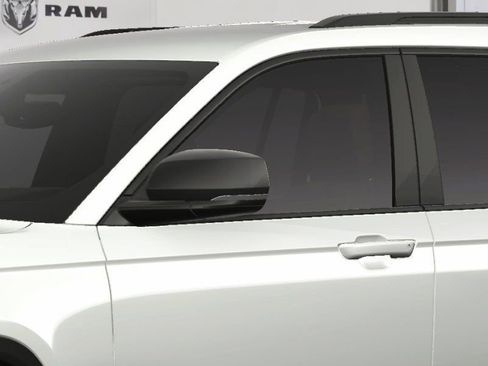 New 2025 Jeep Grand Cherokee L Limited w/ Black Appearance Package image 15