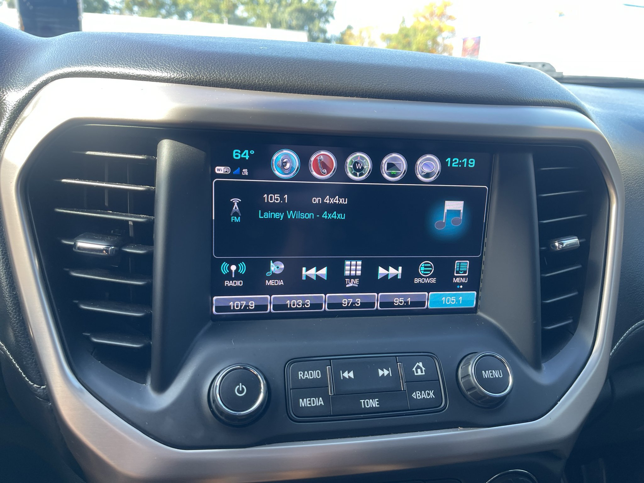 Used 2018 GMC Acadia Denali w/ Technology Package AWD/4WD image 12