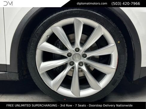 Used 2016 Tesla Model X 75D image 40