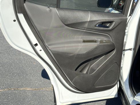 Used 2023 Chevrolet Equinox RS image 21