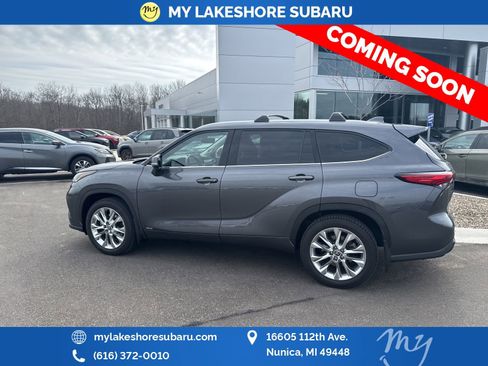 Used 2023 Toyota Highlander Limited image 10
