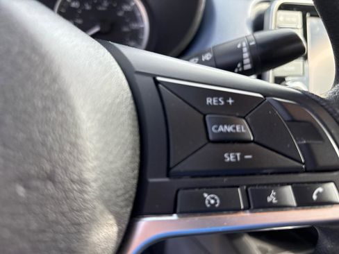 Used 2023 Nissan Versa SV FWD image 17