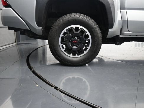 Used 2024 Toyota Tacoma TRD Off-Road AWD/4WD image 10