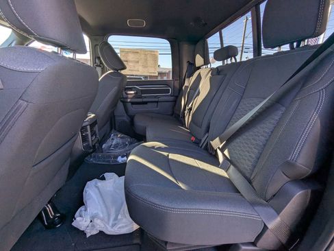 New 2026 RAM 2500 Big Horn AWD/4WD image 19