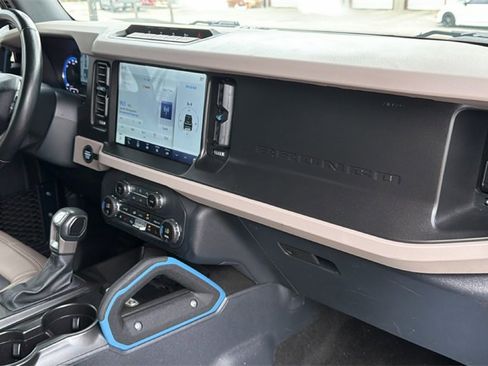 Used 2023 Ford Bronco Wildtrak image 42