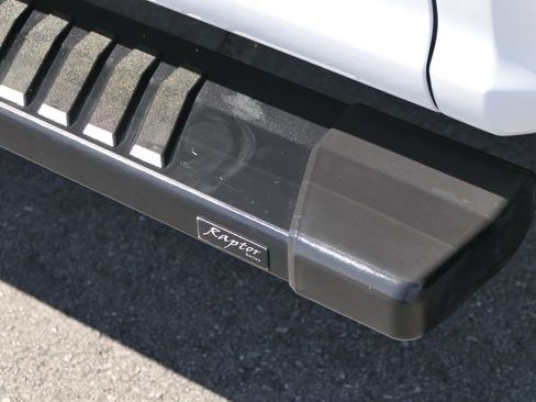 Used 2022 Ford F250 Lariat w/ Lariat Value Package image 10