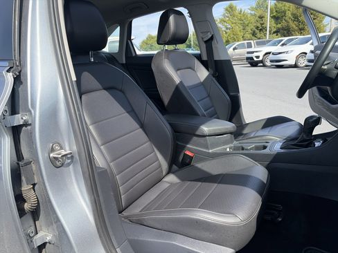 Used 2021 Volkswagen Jetta SE image 29