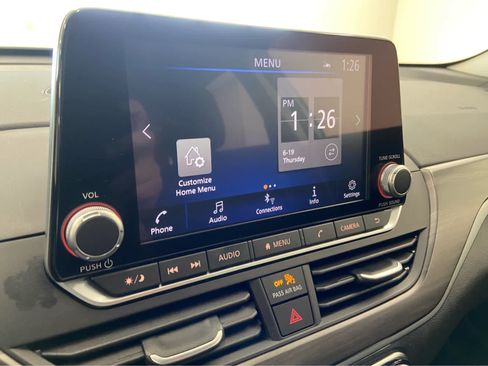 Used 2024 Nissan Altima 2.5 SV image 27