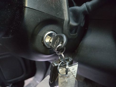 Used 2019 Chevrolet Silverado 1500 Custom w/ Custom Value Package image 11