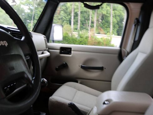 Used 2006 Jeep Wrangler X w/ Tire & Wheel Group (Ecco) AWD/4WD image 92