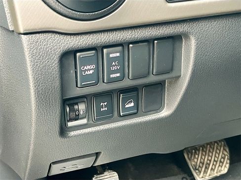 Used 2024 Nissan Titan PRO-4X w/ Pro-4x Convenience Package image 10