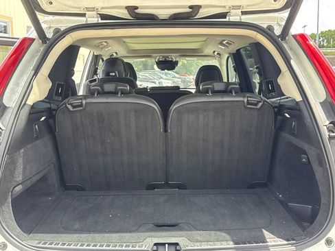 Used 2018 Volvo XC90 T5 Momentum w/ Convenience Package AWD/4WD image 13