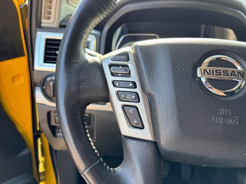 Used 2018 Nissan Titan PRO-4X w/ Pro-4x Convenience Package AWD/4WD image 26