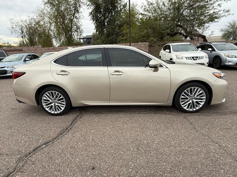 Used 2016 Lexus ES 350 w/ Luxury Package w/Wood Trim image 4