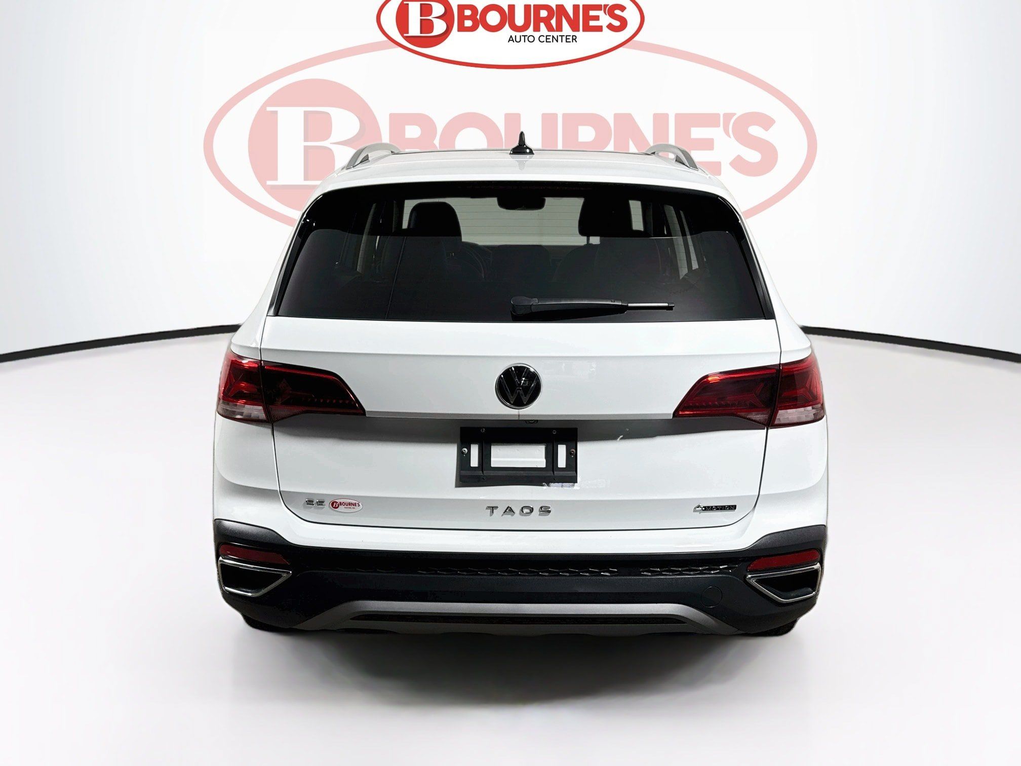 Used 2023 Volkswagen Taos SE w/ Panoramic Sunroof Package AWD/4WD image 10