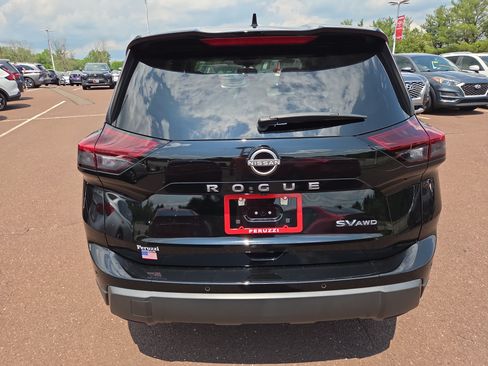 Used 2024 Nissan Rogue SV AWD/4WD image 4