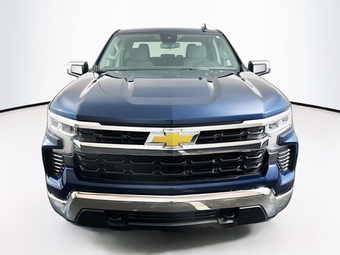 Used 2023 Chevrolet Silverado 1500 LT image 2