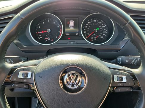 Used 2020 Volkswagen Tiguan SE FWD image 9