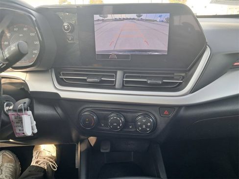 Certified 2024 Chevrolet Trax RS image 21