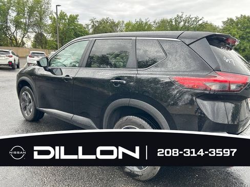 Used 2025 Nissan Rogue SV AWD/4WD image 18