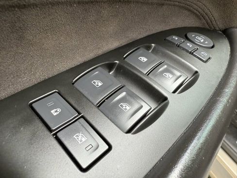 Used 2017 Cadillac Escalade ESV Platinum image 12