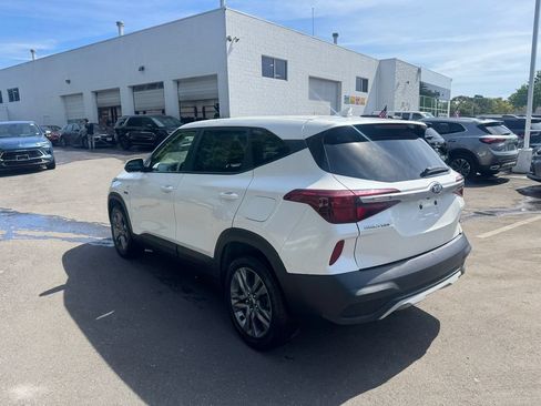 Used 2021 Kia Seltos LX AWD/4WD image 6
