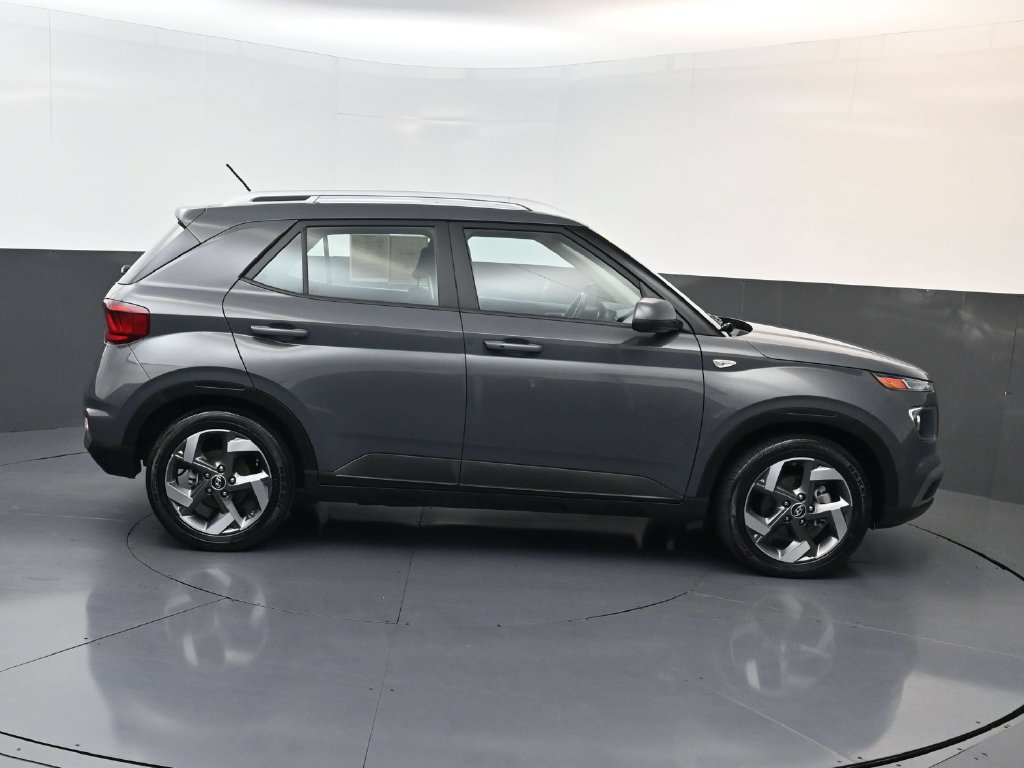Certified 2025 Hyundai Venue SEL FWD image 3