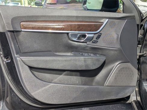 Used 2018 Volvo S90 T5 Momentum w/ Convenience Package image 9